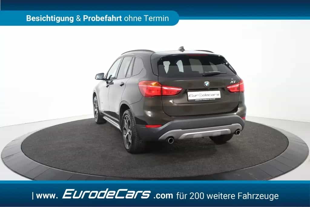 BMW X1 xDrive20i *2.Hand*4x4*AHK*SHZ*Park ass.* 03/2017-photo-5