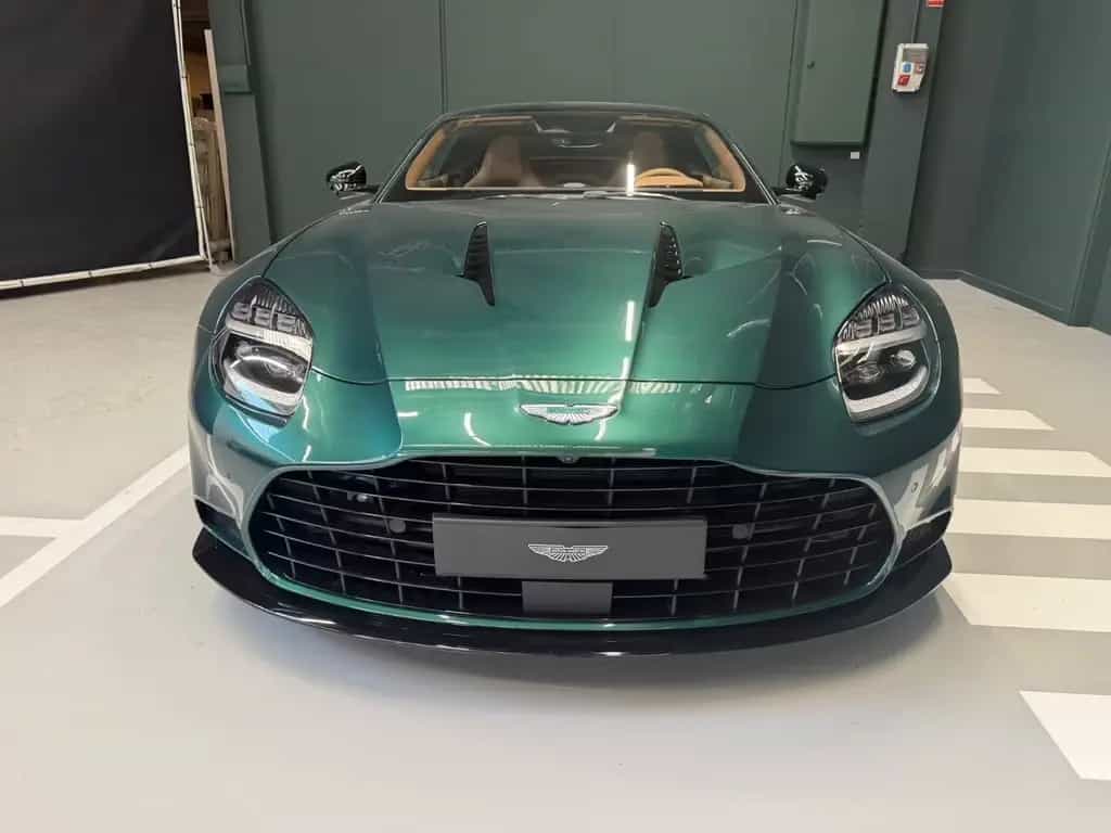 Aston Martin Vanquish Coupe- B&W- Pano- Sport seats null-photo-0