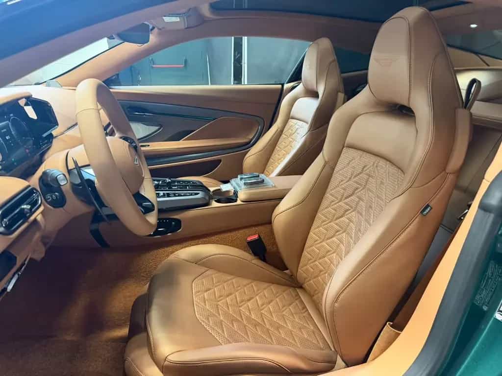 Aston Martin Vanquish Coupe- B&W- Pano- Sport seats null-photo-14