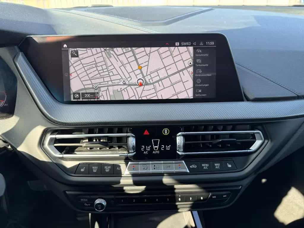 BMW 118 d Aut. M Sport PANO/AHK/HUD/MEMORY/STOP&GO 02/2021-photo-35