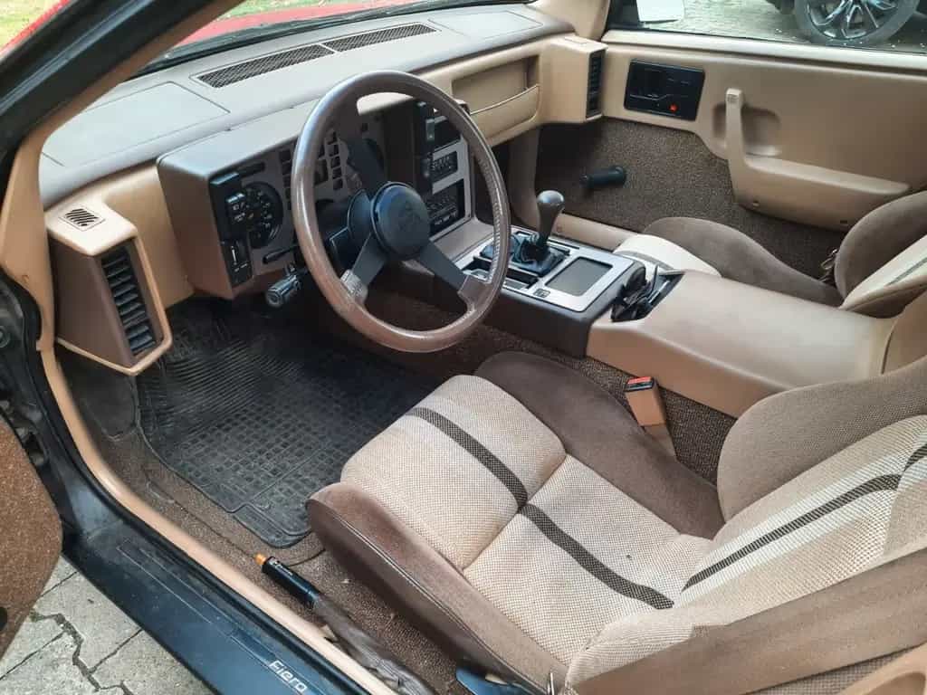 Pontiac Fiero SE 2,5L 06/1984-photo-4