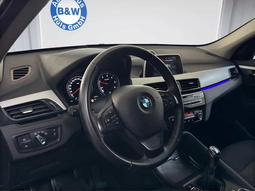 BMW X1 18d *LED*NAVI*SHZ*TEMPOMAT*PDC* 06/2019-photo-8