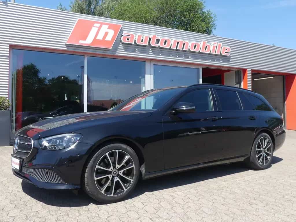 Mercedes-Benz E 220 Panorama*AHK*Kamera*Navi*SHZ*ab 299€ 09/2020-photo-0