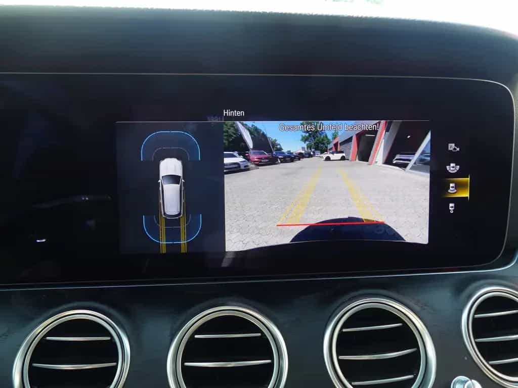 Mercedes-Benz E 220 Panorama*AHK*Kamera*Navi*SHZ*ab 299€ 09/2020-photo-19