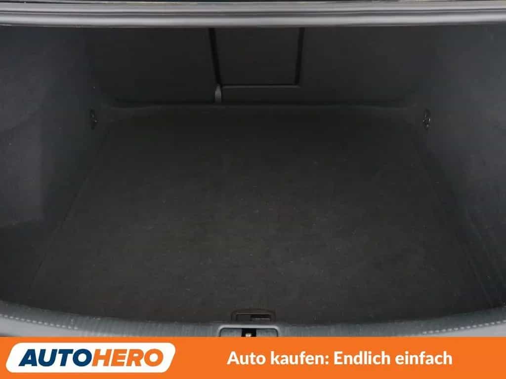 Audi A3 Limousine 1.6 TDI Design Aut.*NAVI*XENON*PDC* 06/2019-photo-17