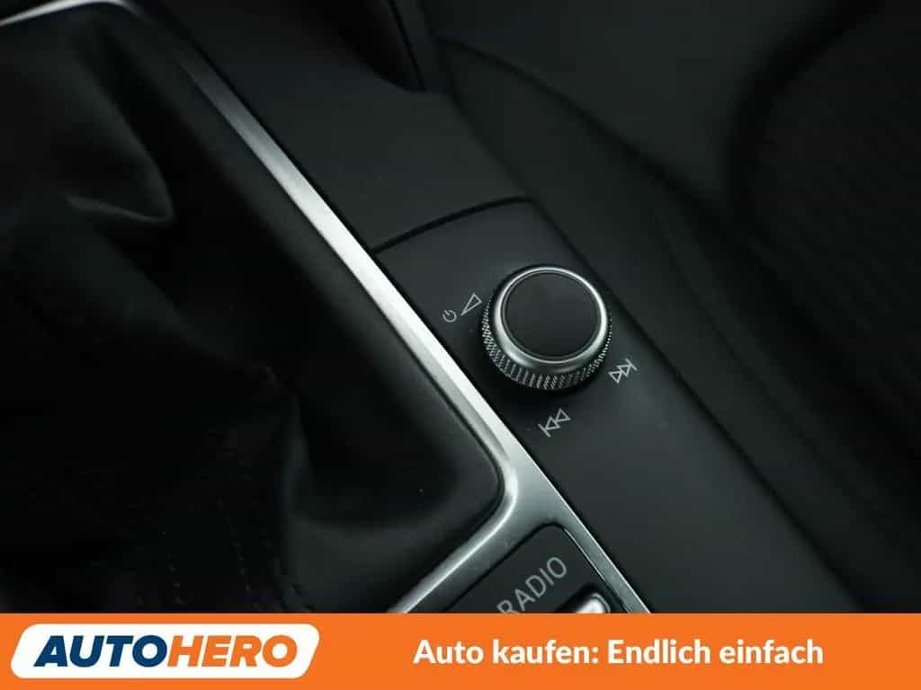 Audi A3 Limousine 1.6 TDI Design Aut.*NAVI*XENON*PDC* 06/2019-photo-28