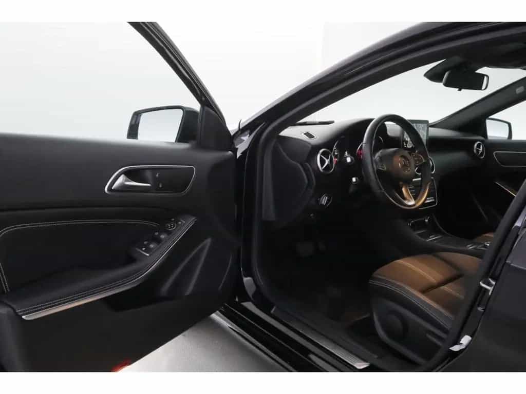 Mercedes-Benz A 200 7G-DCT Urban+LED+NAVI+TEMPO+PDC+KLIMA 12/2017-photo-23