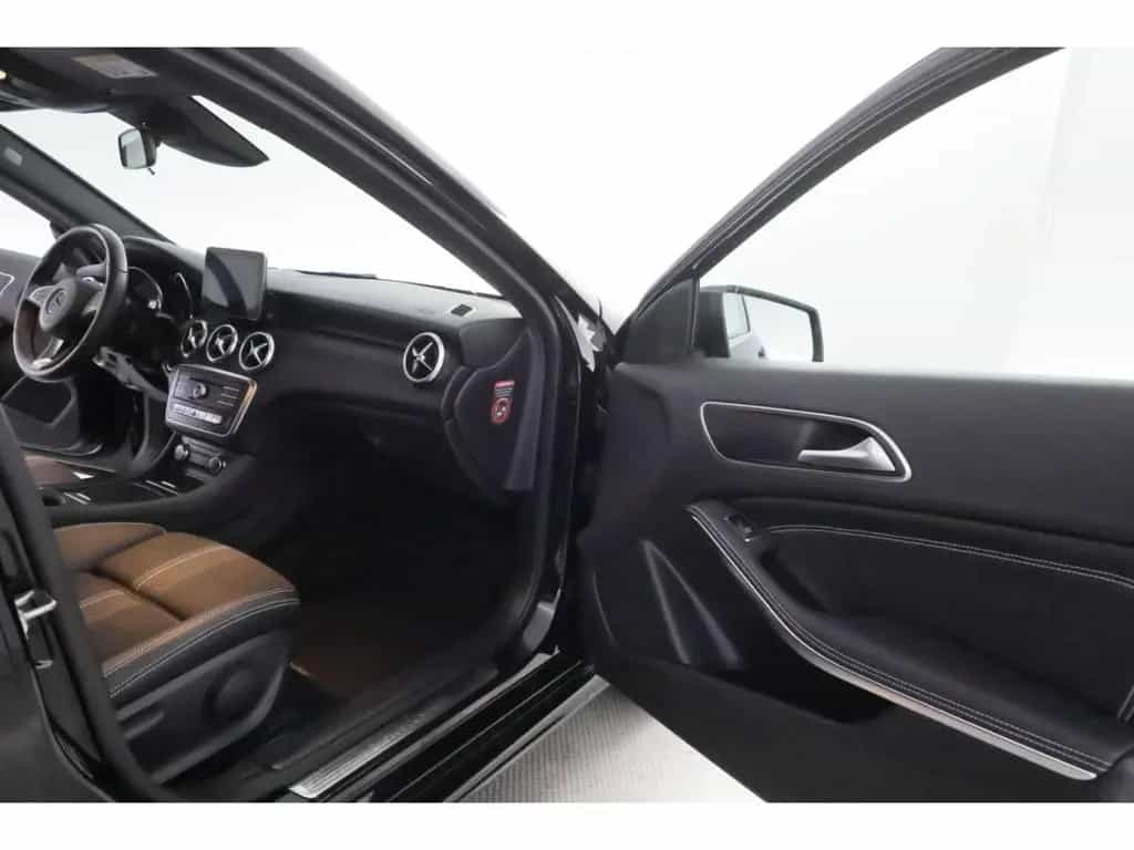 Mercedes-Benz A 200 7G-DCT Urban+LED+NAVI+TEMPO+PDC+KLIMA 12/2017-photo-31
