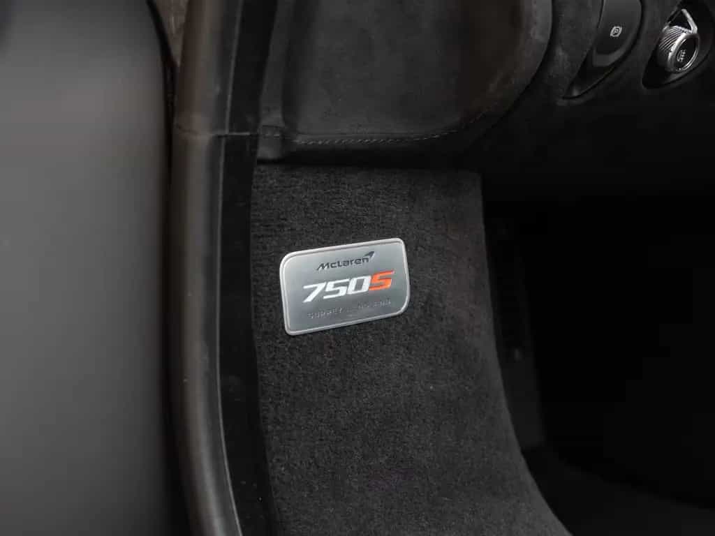 McLaren 750S Coupé null-photo-13