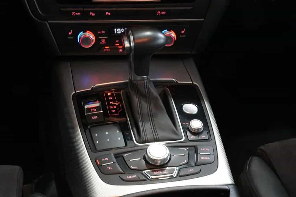 Audi A6 Avant 3.0 TDI quattro *AUT*NAV*LED*SHZ*AHK* 08/2013-photo-25