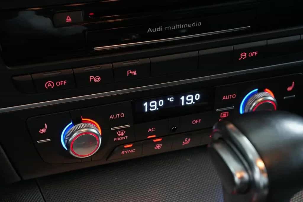 Audi A6 Avant 3.0 TDI quattro *AUT*NAV*LED*SHZ*AHK* 08/2013-photo-29