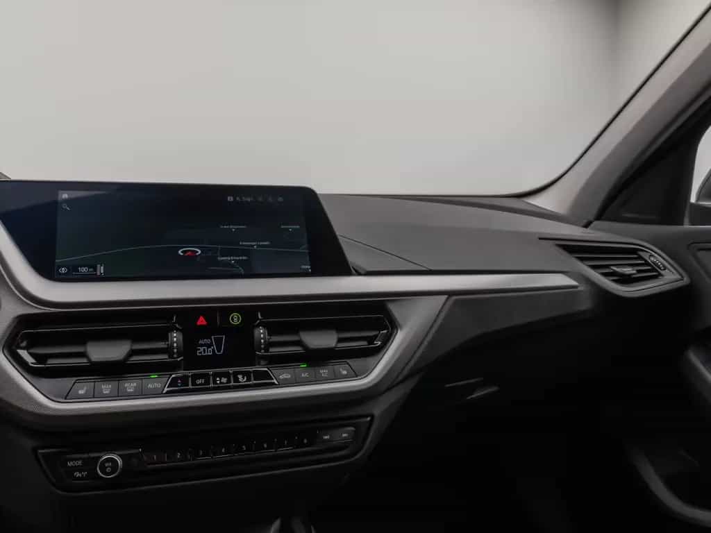 BMW 118 i Kamera DAB CockPitPro Geschwindigkeitsr LED 03/2023-photo-20