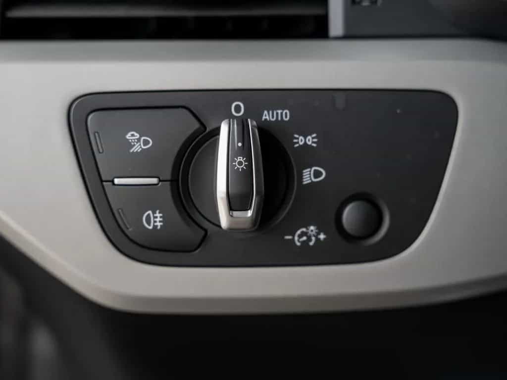 Audi A4 Avant 35 TFSI 110(150) S tronic Navi el.Heck 09/2022-photo-24