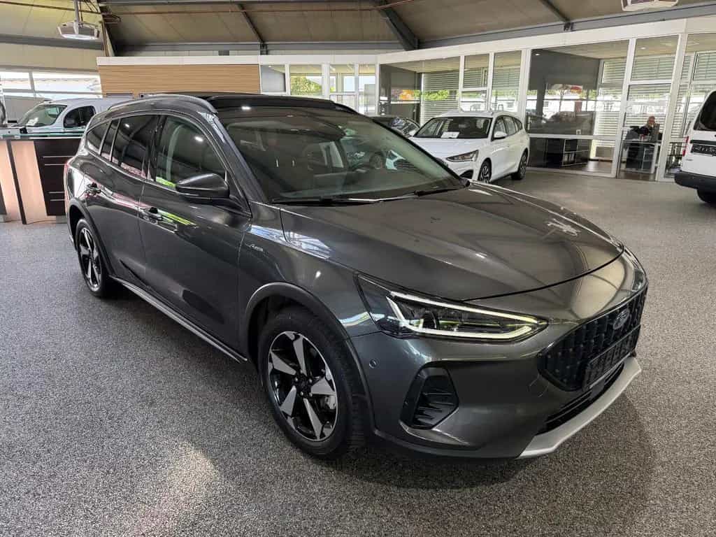 Ford Focus Tur 1.0i ActiveX Matrix LED Pano AHK ACC 02/2023-photo-5