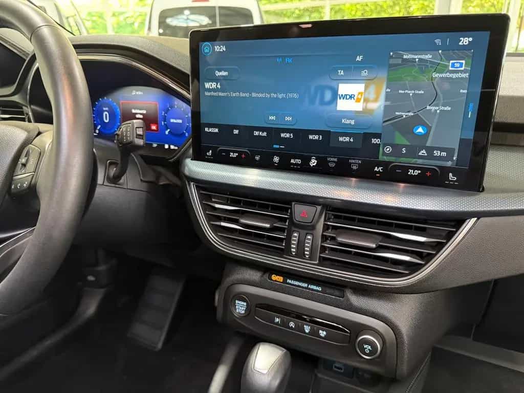 Ford Focus Tur 1.0i ActiveX Matrix LED Pano AHK ACC 02/2023-photo-9