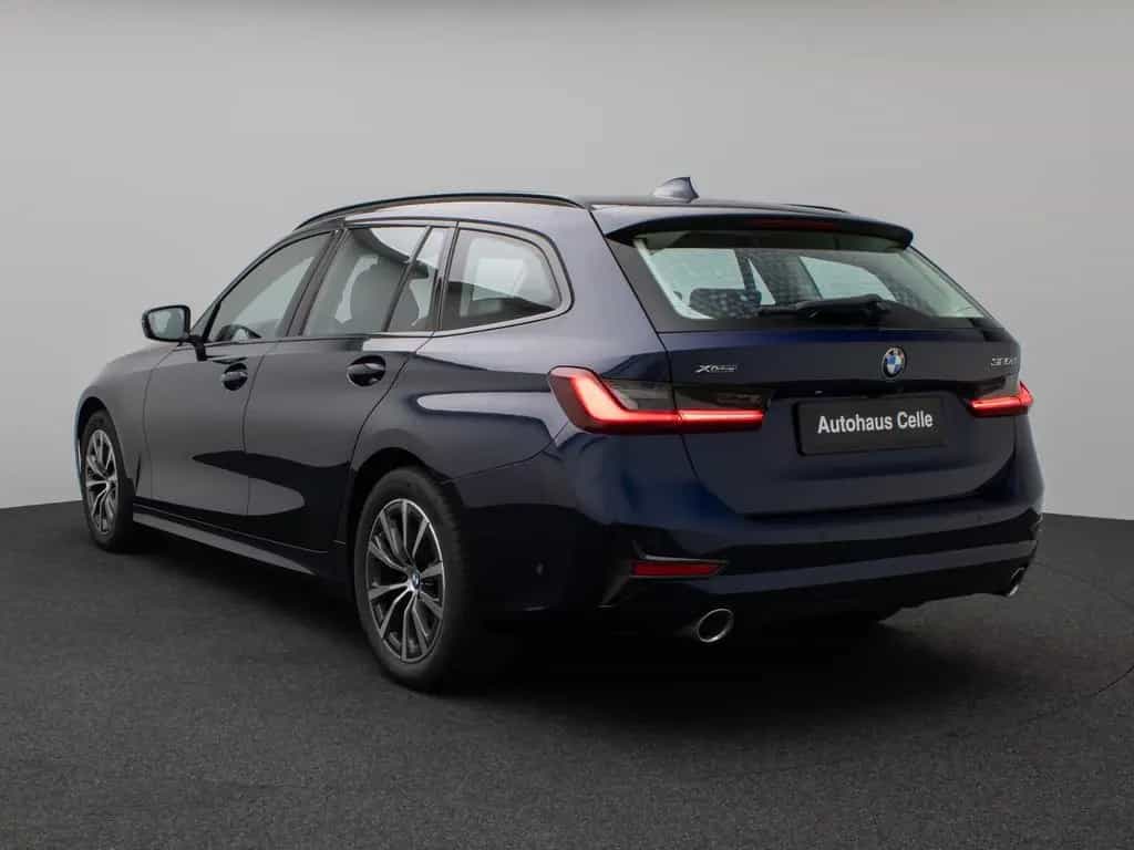 BMW 320 d xD Sport Line Kamera Laser HiFi AHK Komfort 07/2022-photo-8