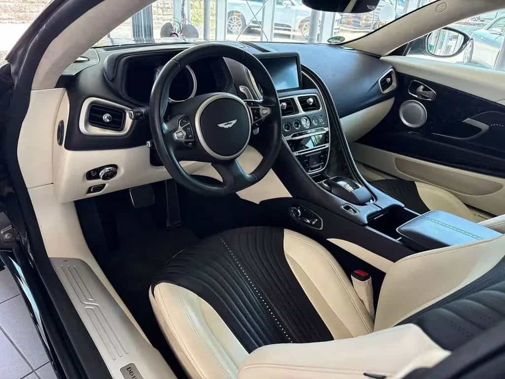 Aston Martin DB11 V12 LAUN. EDI. FOLIERT AMR UPGRADE B&O 12/2016-photo-10