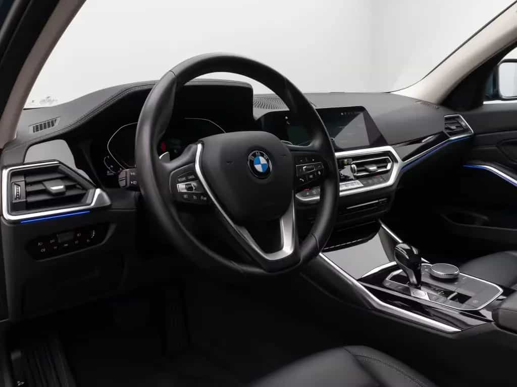 BMW 320 d Luxury Line Kamera HUD DAB HiFi Komfort LED 04/2021-photo-20