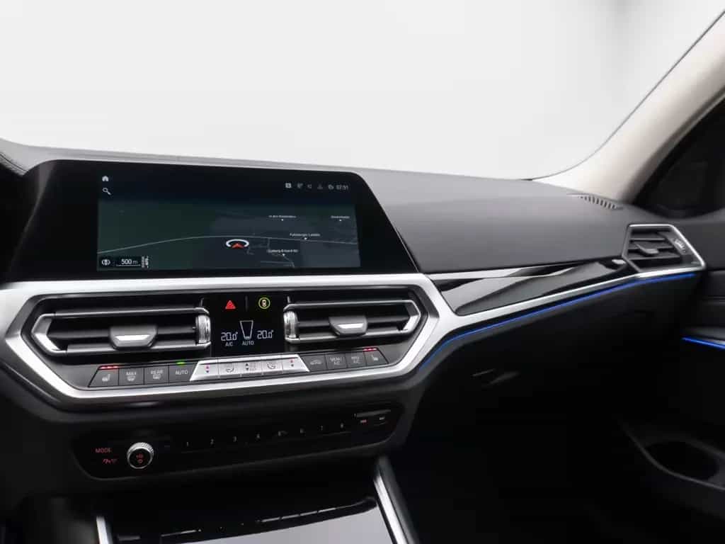 BMW 320 d Luxury Line Kamera HUD DAB HiFi Komfort LED 04/2021-photo-21