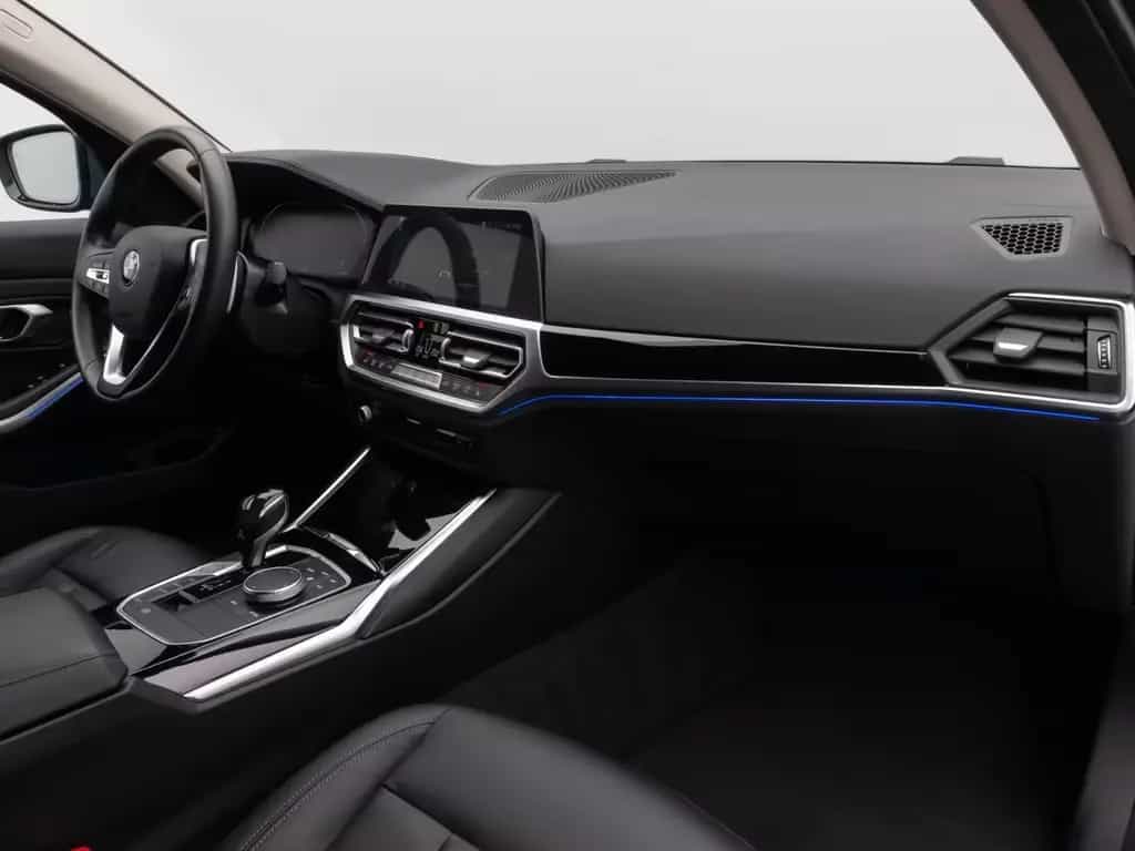 BMW 320 d Luxury Line Kamera HUD DAB HiFi Komfort LED 04/2021-photo-23