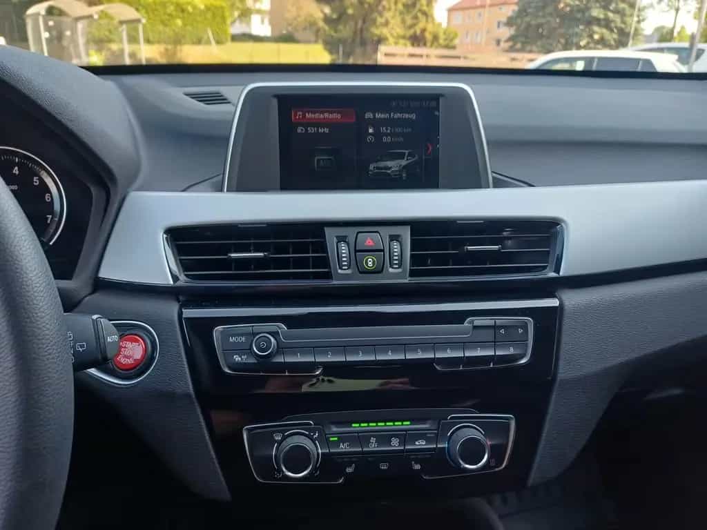 BMW X1 sDrive 18 i 12/2018-photo-10