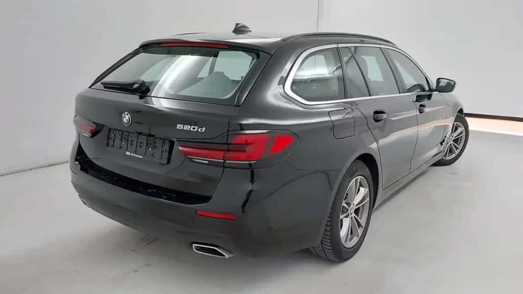 BMW 520 d Touring Steptr.|CockpProf|DrivAssiProf|HUD 06/2022-photo-3