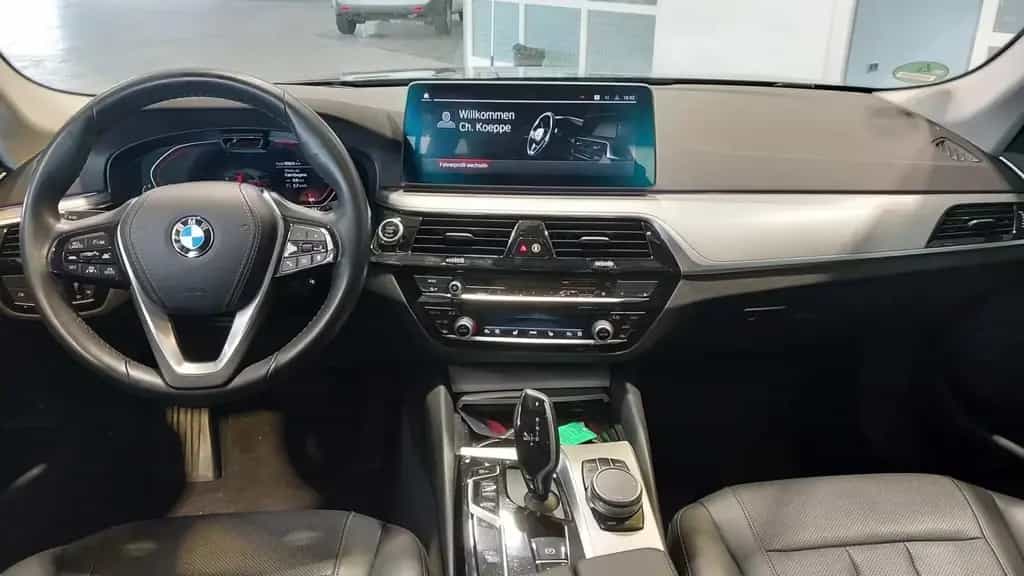 BMW 520 d Touring Steptr.|CockpProf|DrivAssiProf|HUD 06/2022-photo-7