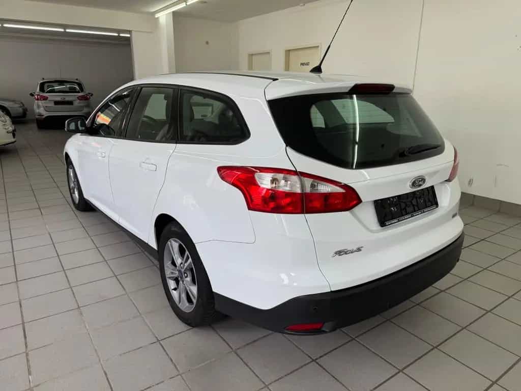 Ford Focus Turnier Sync Edition TÜV&AU neu&Garantie 12/2013-photo-3