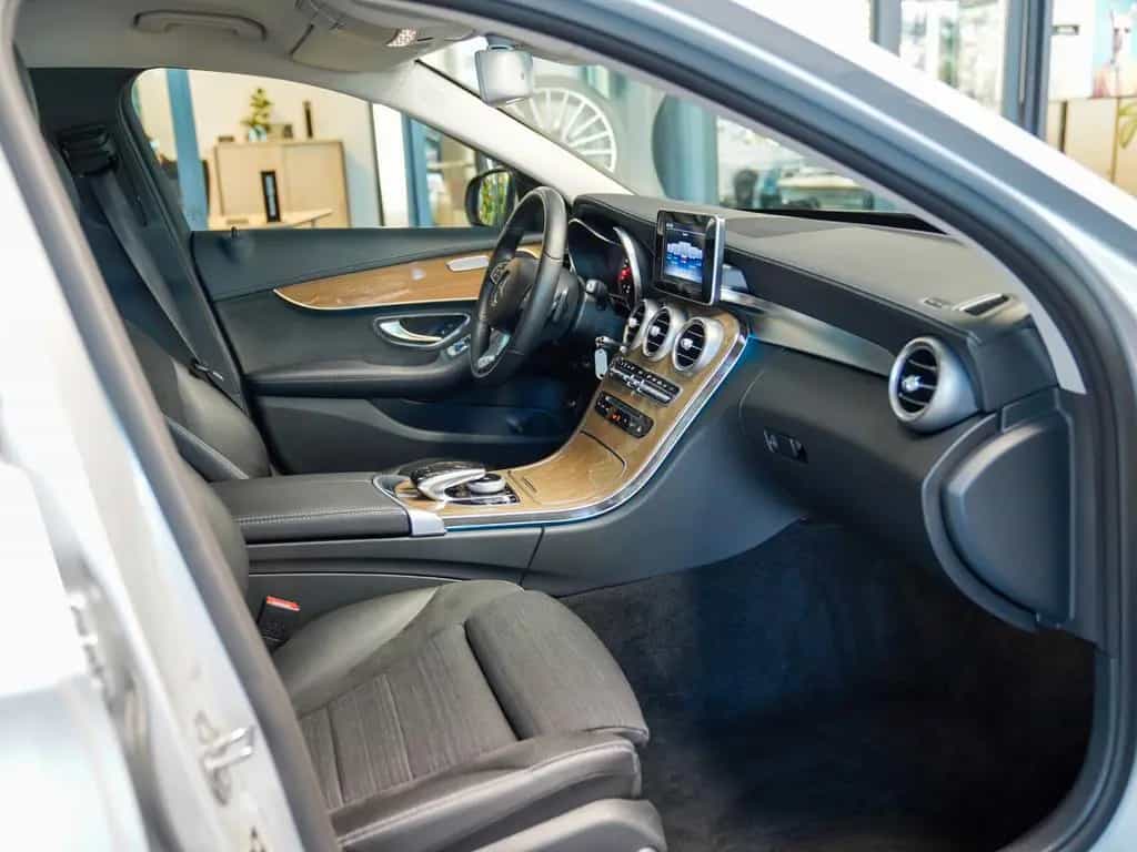 Mercedes-Benz C 180 T EXCLUSIVE Linde Ambientebeleuchtung AHK 02/2018-photo-10