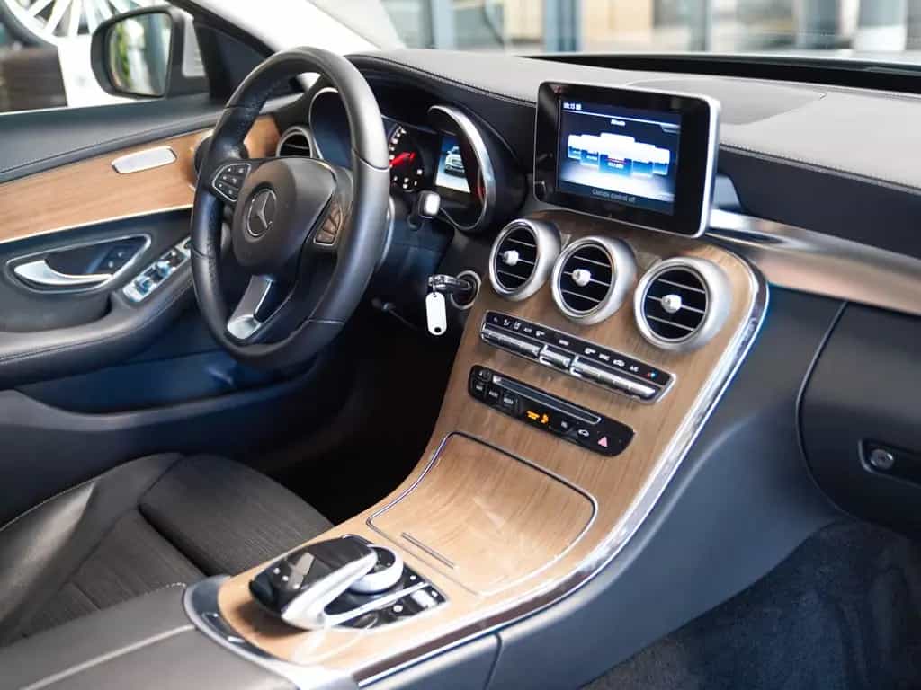 Mercedes-Benz C 180 T EXCLUSIVE Linde Ambientebeleuchtung AHK 02/2018-photo-11