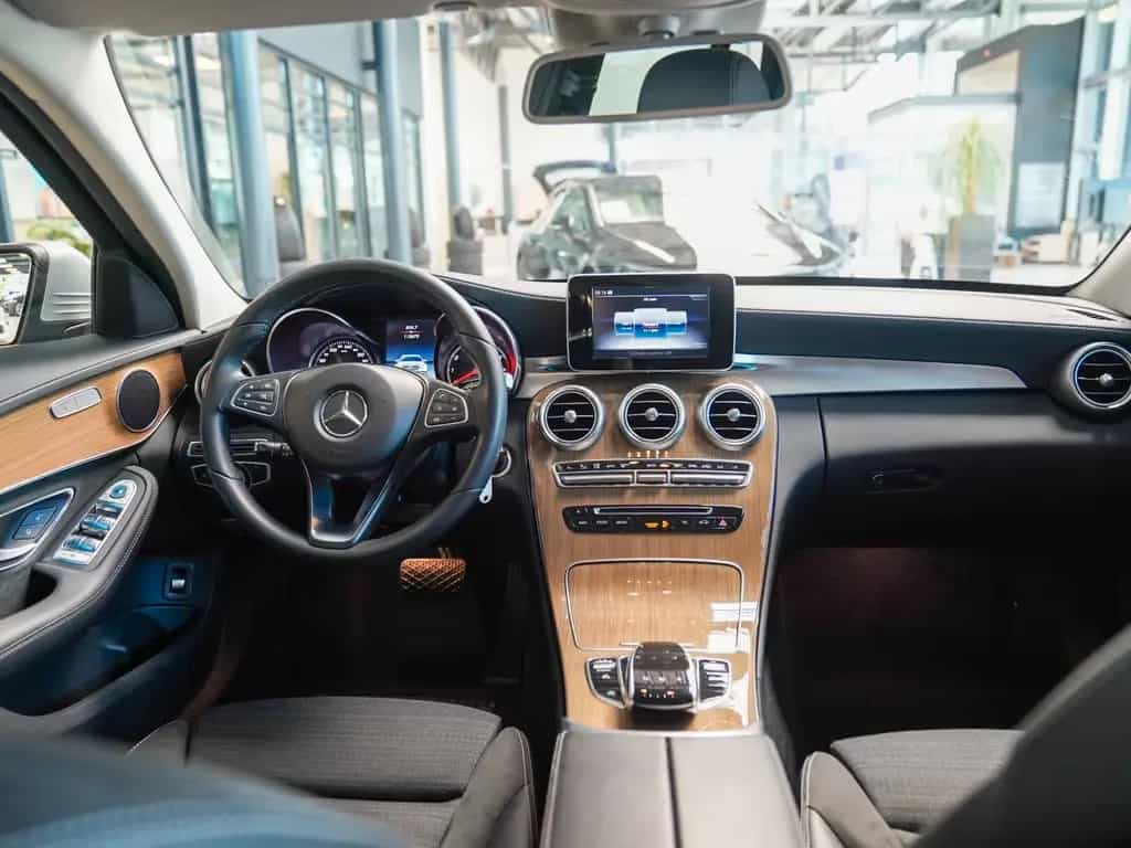 Mercedes-Benz C 180 T EXCLUSIVE Linde Ambientebeleuchtung AHK 02/2018-photo-14