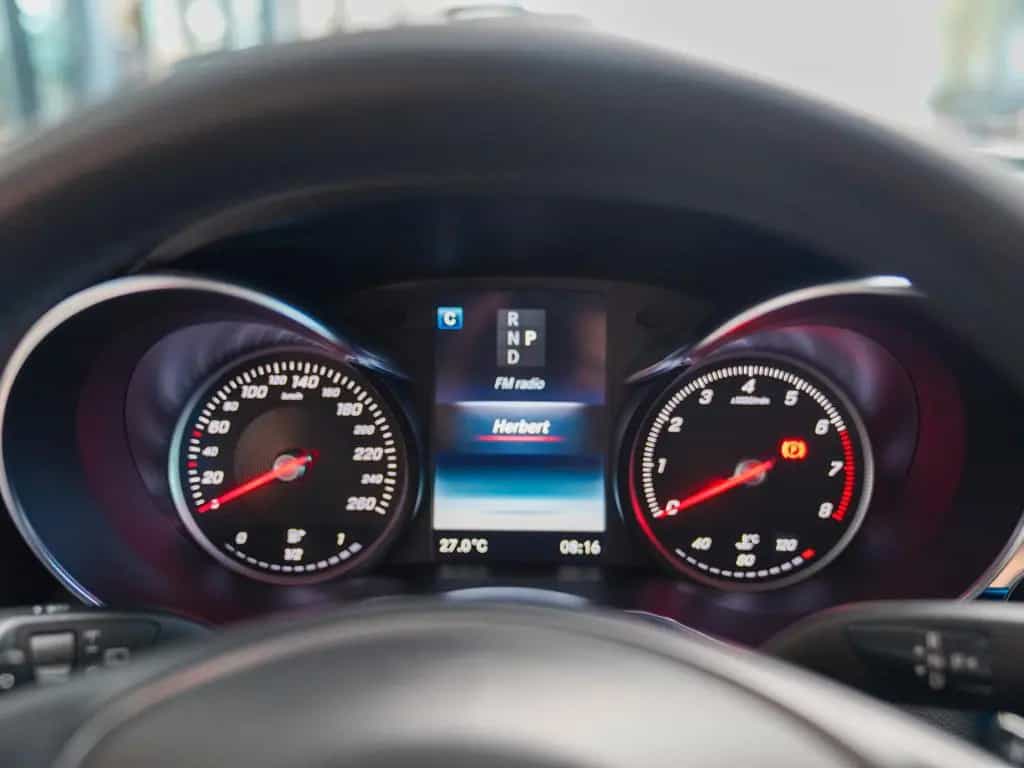 Mercedes-Benz C 180 T EXCLUSIVE Linde Ambientebeleuchtung AHK 02/2018-photo-17