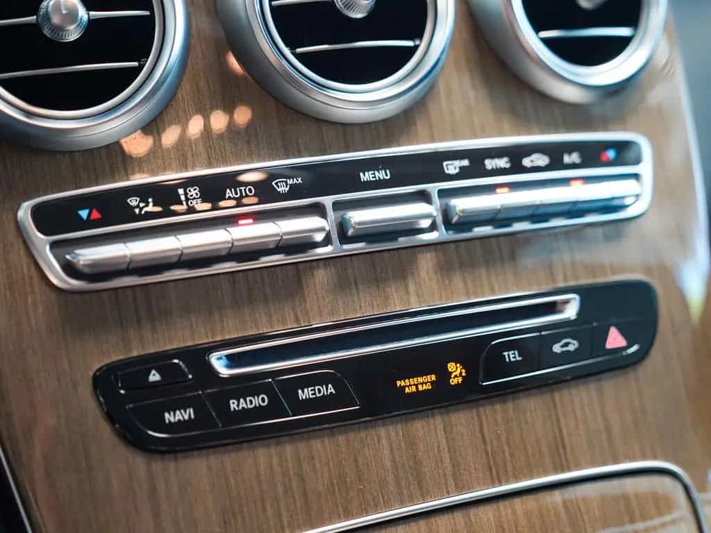 Mercedes-Benz C 180 T EXCLUSIVE Linde Ambientebeleuchtung AHK 02/2018-photo-24