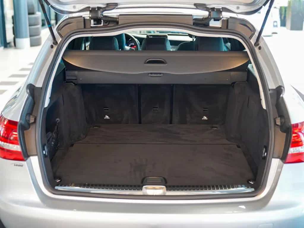 Mercedes-Benz C 180 T EXCLUSIVE Linde Ambientebeleuchtung AHK 02/2018-photo-4