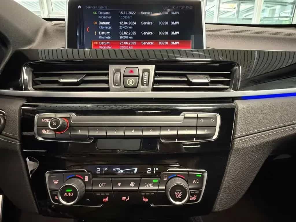 BMW X1 xDrive 20 i M Sport Automatik Pano AHK LED 02/2021-photo-12