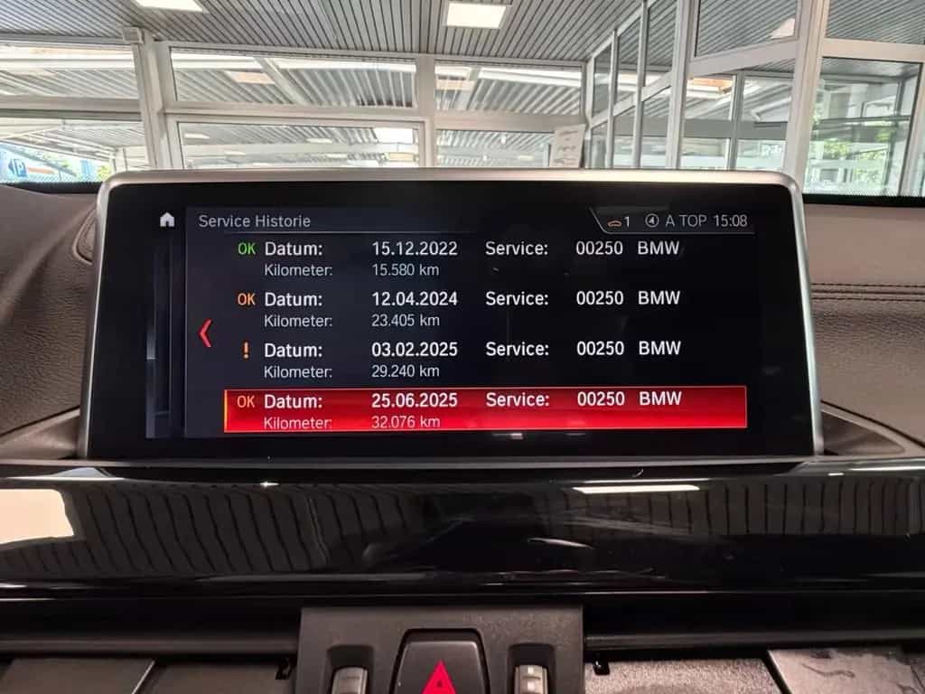 BMW X1 xDrive 20 i M Sport Automatik Pano AHK LED 02/2021-photo-13
