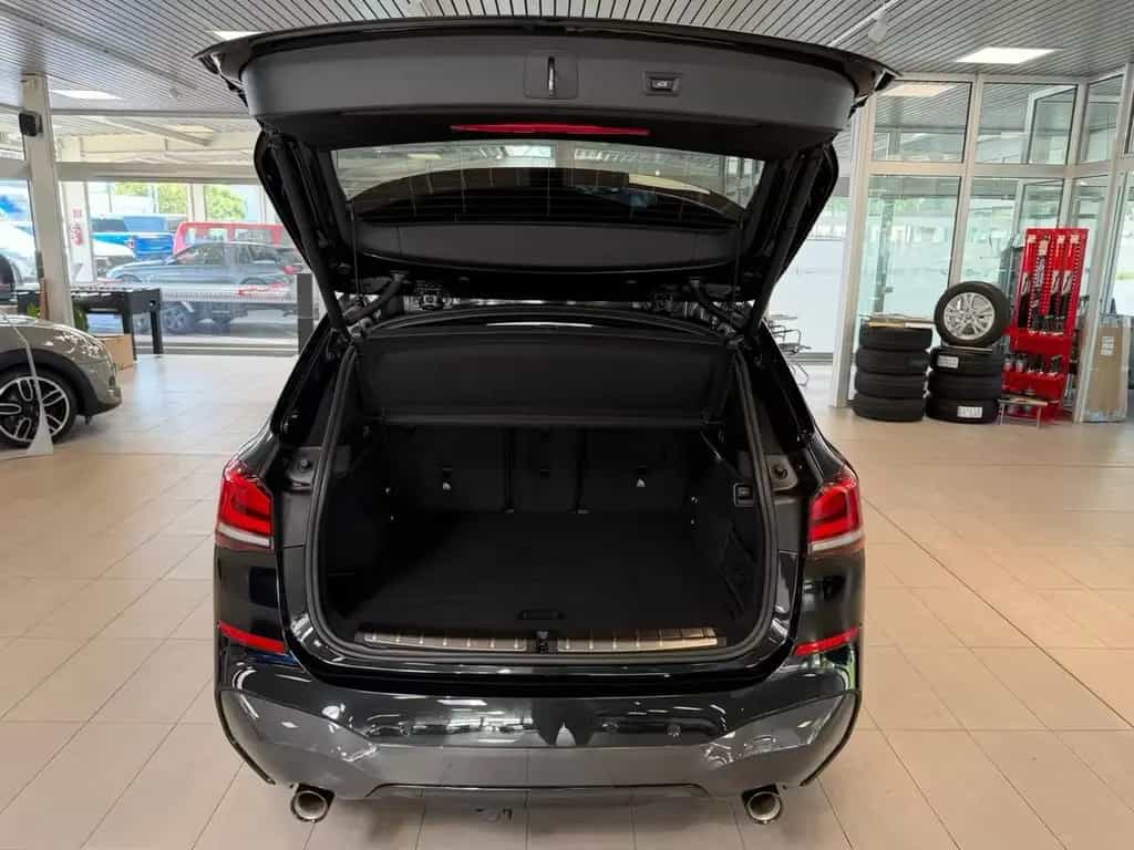 BMW X1 xDrive 20 i M Sport Automatik Pano AHK LED 02/2021-photo-17