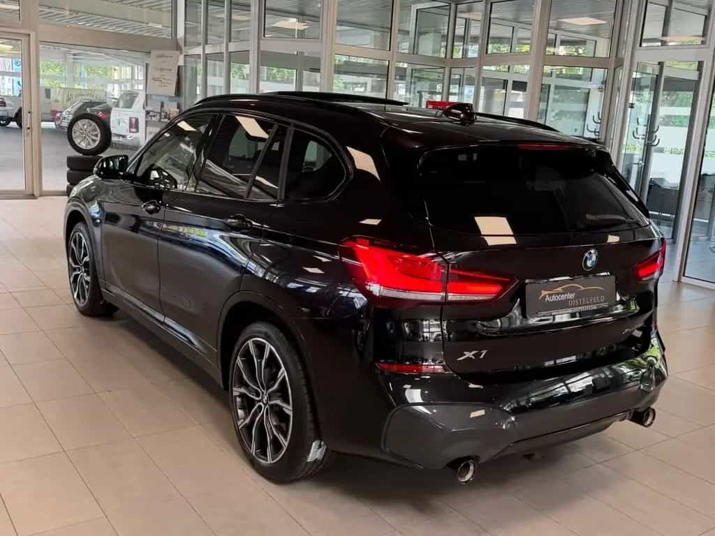BMW X1 xDrive 20 i M Sport Automatik Pano AHK LED 02/2021-photo-4