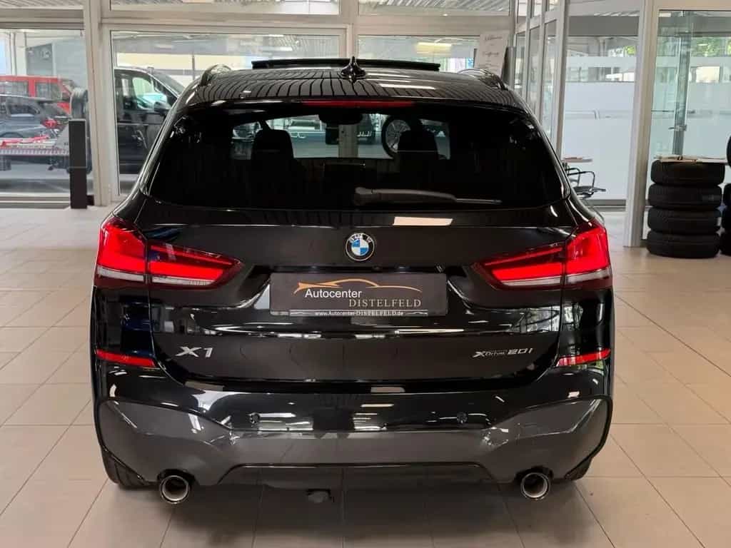 BMW X1 xDrive 20 i M Sport Automatik Pano AHK LED 02/2021-photo-5