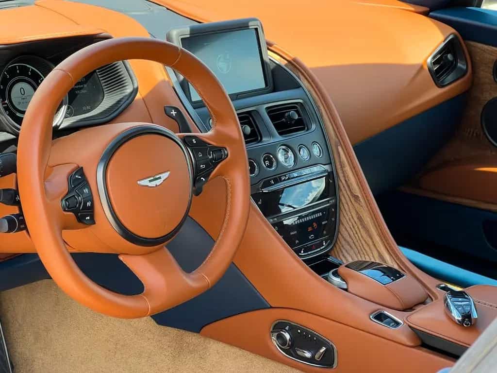 Aston Martin DB11 4.0 V8 Volante 01/2019-photo-10