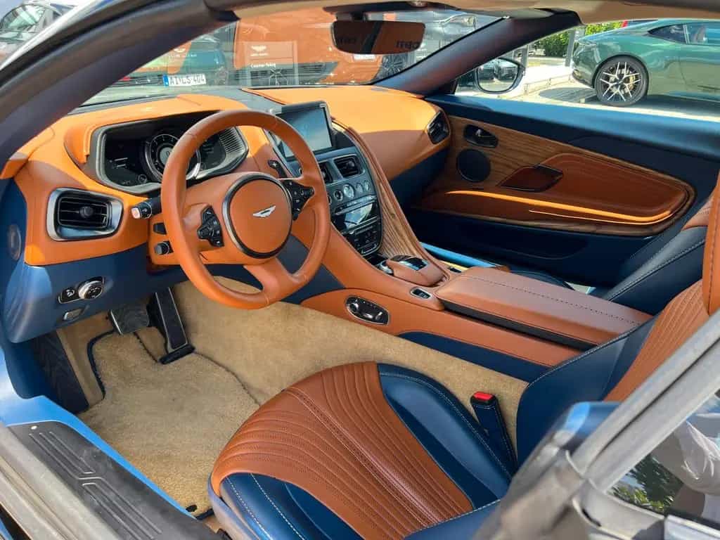 Aston Martin DB11 4.0 V8 Volante 01/2019-photo-7