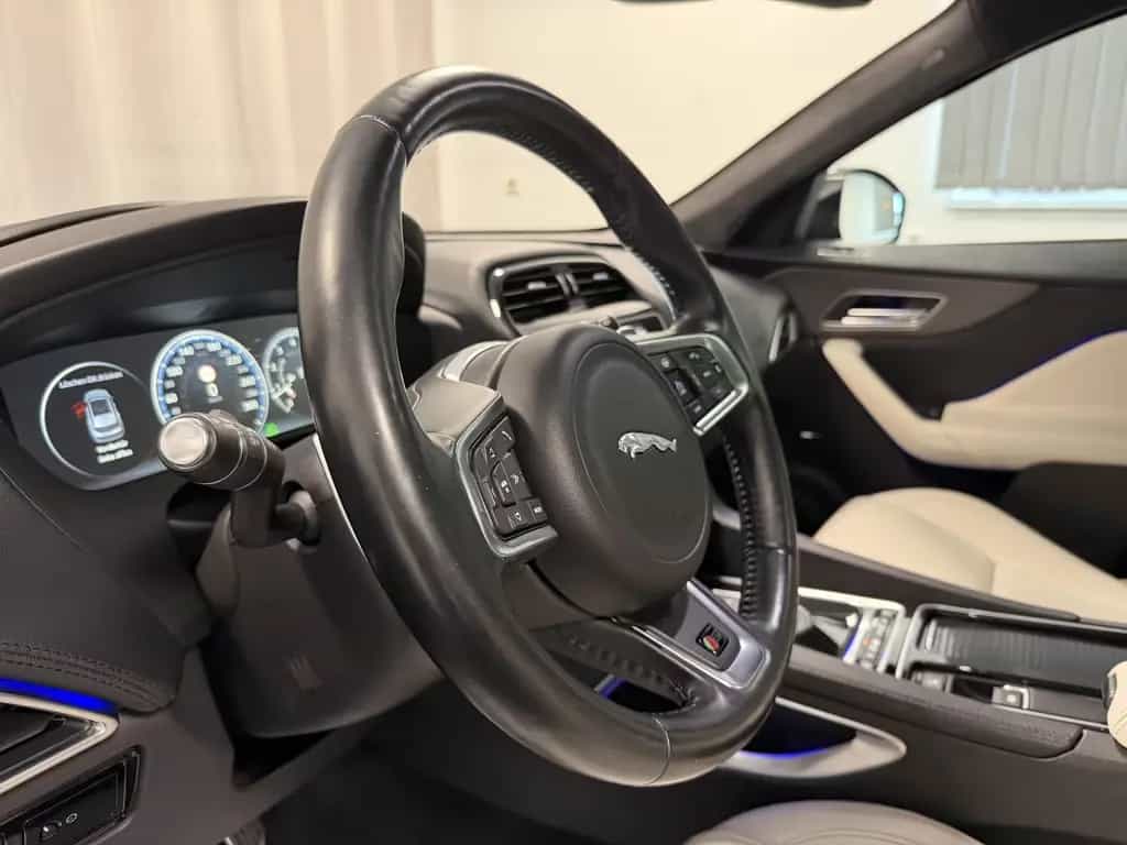 Jaguar F-Pace S AWD First Edition Standheiz. HUD LED 01/2017-photo-10