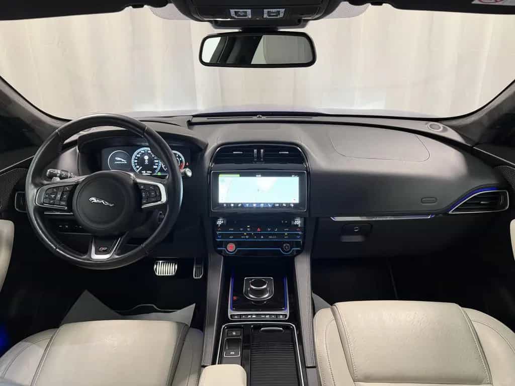 Jaguar F-Pace S AWD First Edition Standheiz. HUD LED 01/2017-photo-12