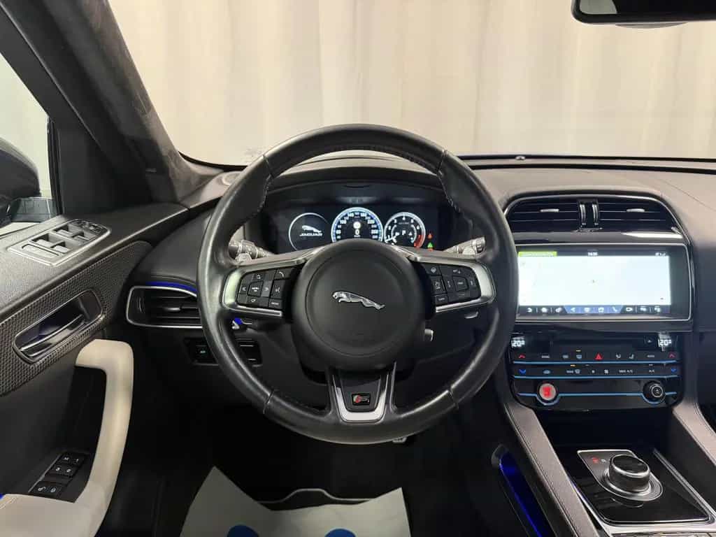 Jaguar F-Pace S AWD First Edition Standheiz. HUD LED 01/2017-photo-13