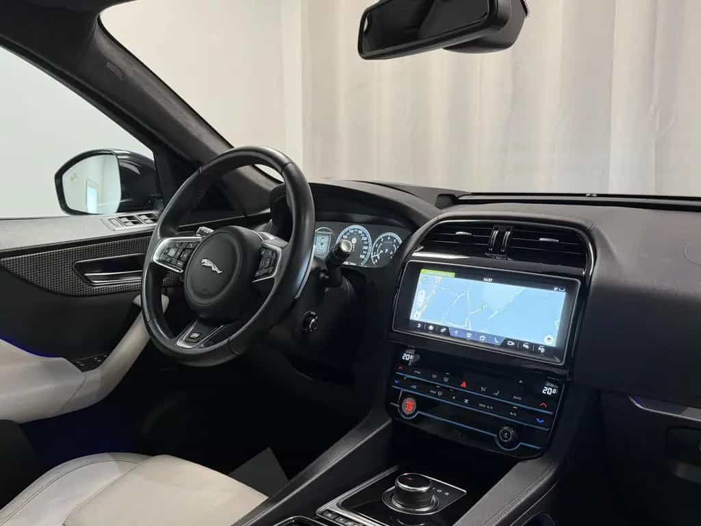 Jaguar F-Pace S AWD First Edition Standheiz. HUD LED 01/2017-photo-19