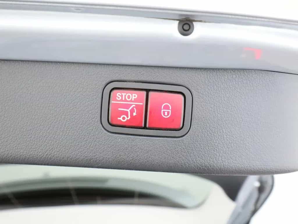 Mercedes-Benz C 220 d 4M T Avantgarde*AHK*Distronic*PTS*Kamera 02/2022-photo-23