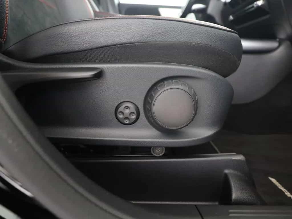 Mercedes-Benz GLA 180 AMG Night MBUX Kamera LED Navi Park-Ass. 12/2021-photo-17