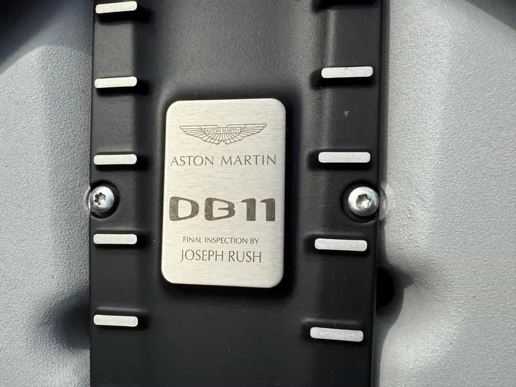 Aston Martin DB11 5.2 V12 03/2018-photo-14