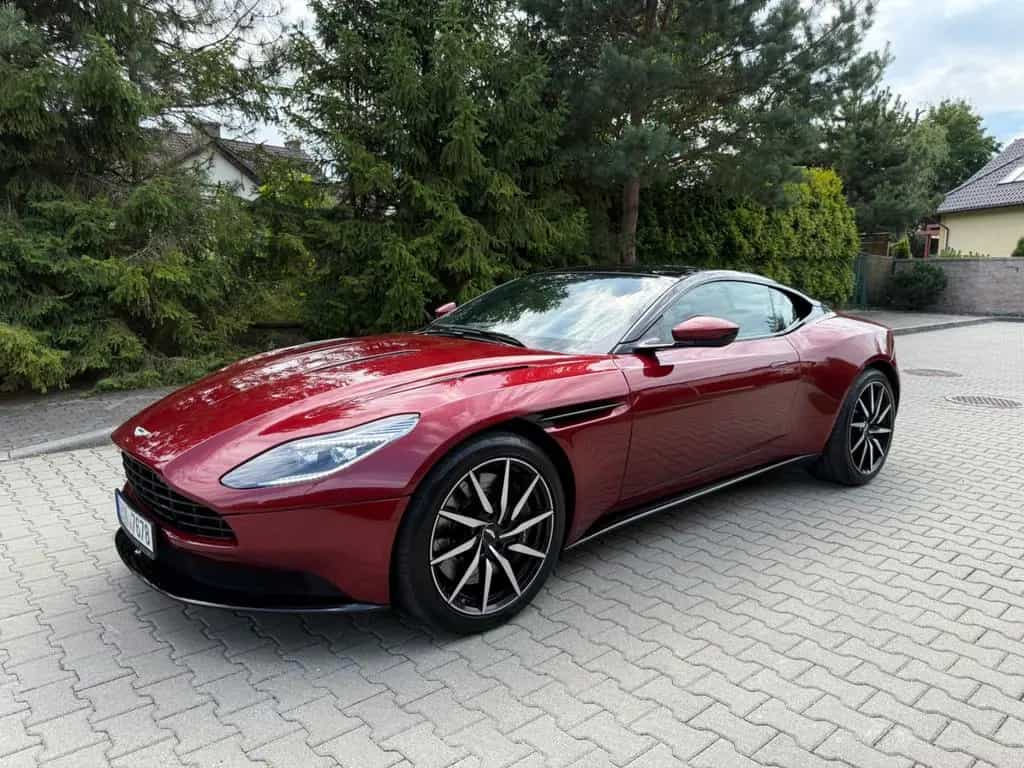 Aston Martin DB11 5.2 V12 03/2018-photo-3