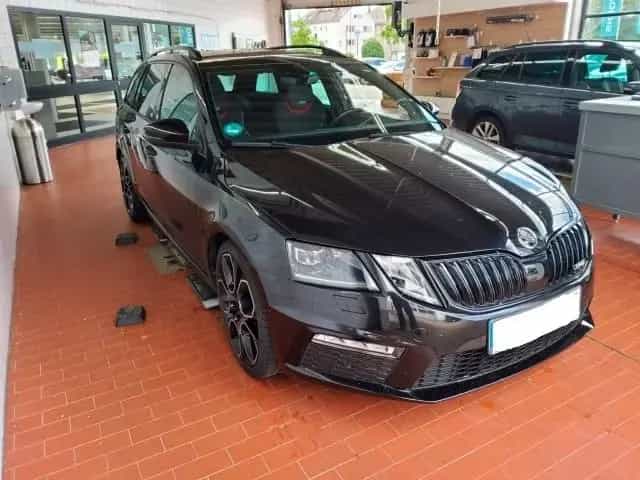 Skoda Octavia Combi RS 2.0 TSI DSG 01/2019-photo-2